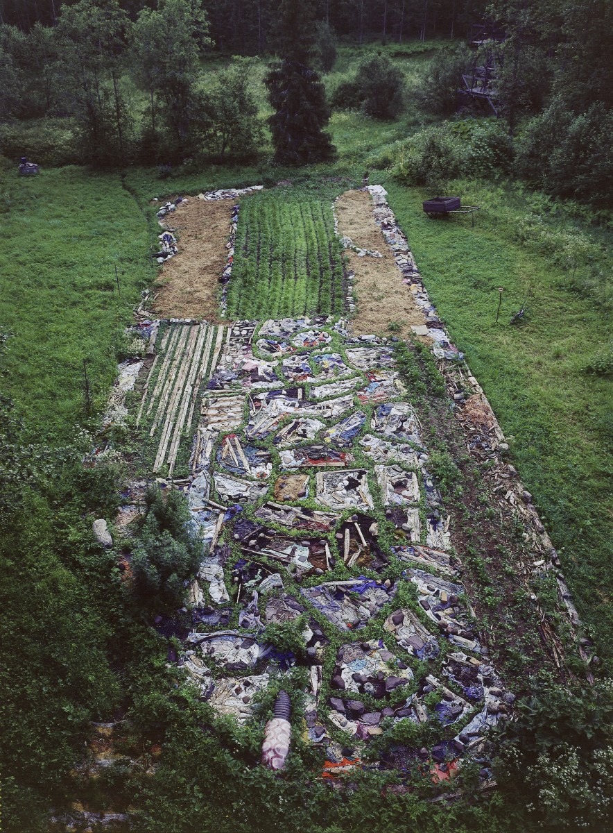 Land art-Earthworm field7